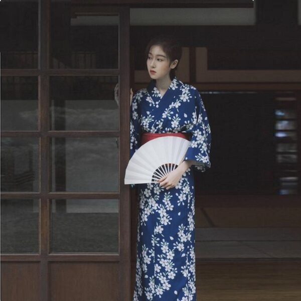 Blauer japanischer Kimono