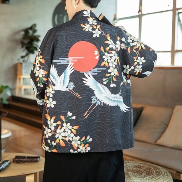 Japanischer Herrenkimono japanische Kraniche und rote Sonne